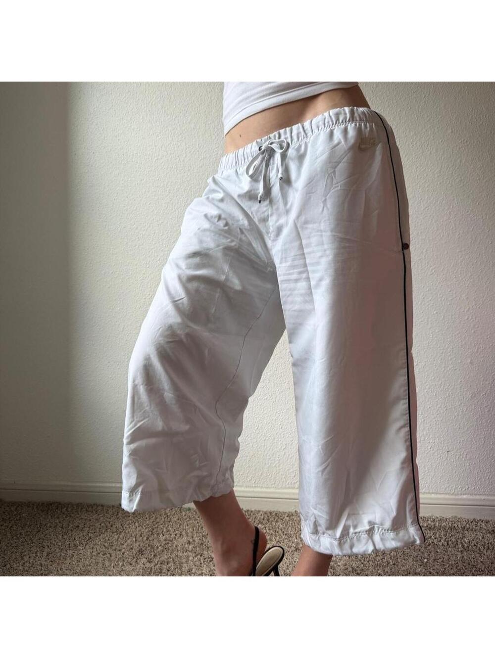 Vintage authentic y2k Nike low rise wide leg white cropped athletic wear capris